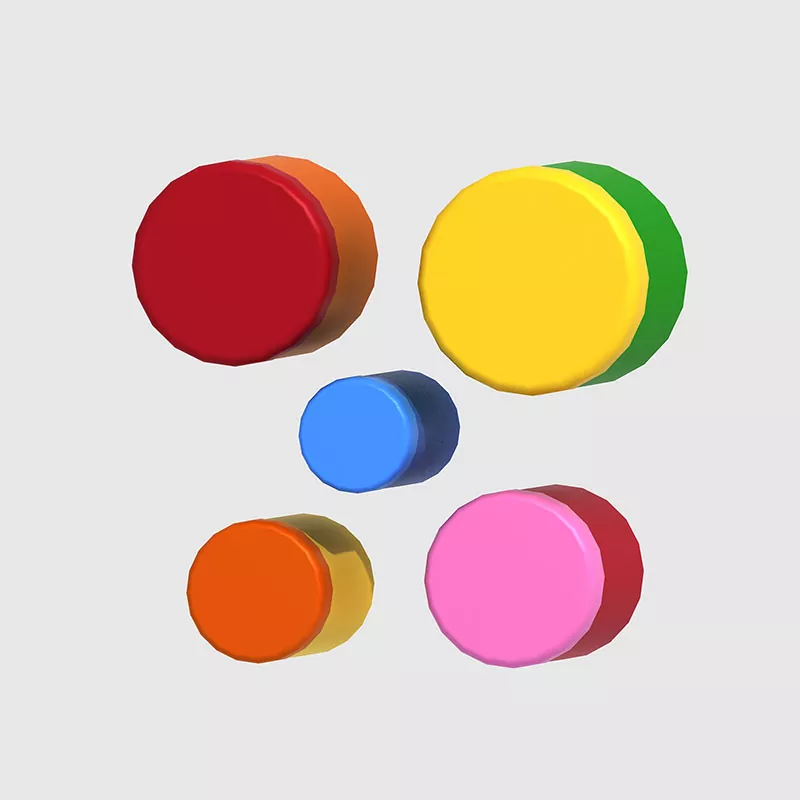 La percusión toca tambores coloridos.